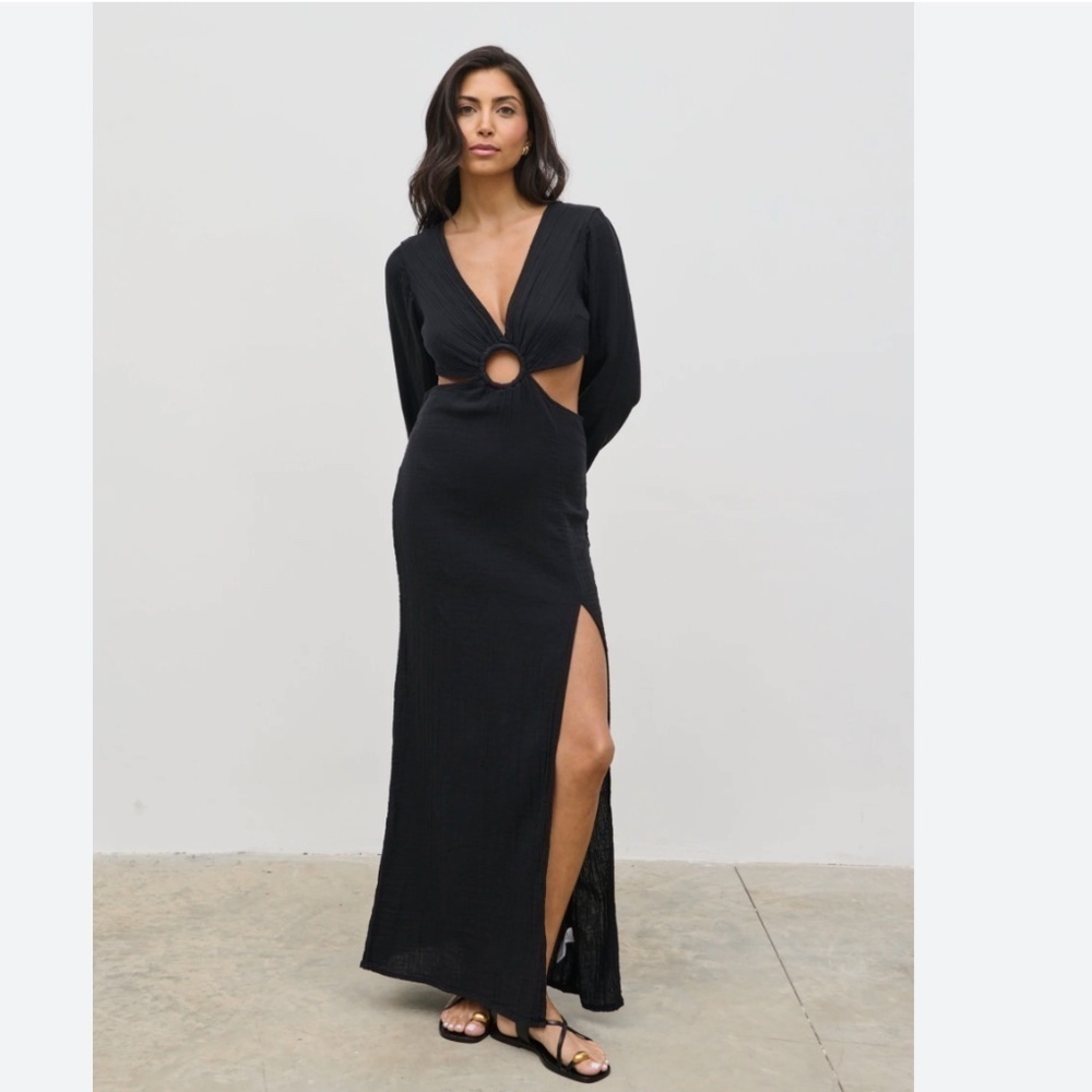 NEW NWT Pretty Lavish Luca Cut Out Ring Dress Black Size US 4
